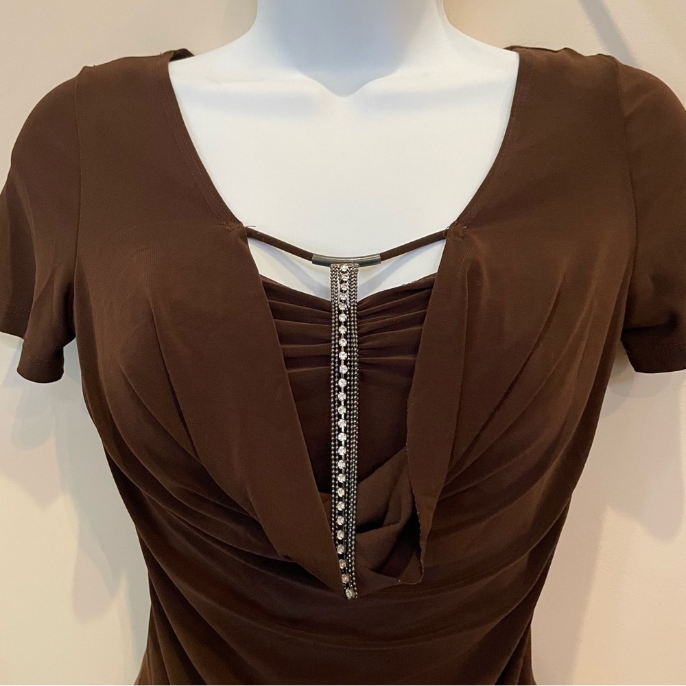 Brown short sleeve shirt with jewels - Picture 4 of 4